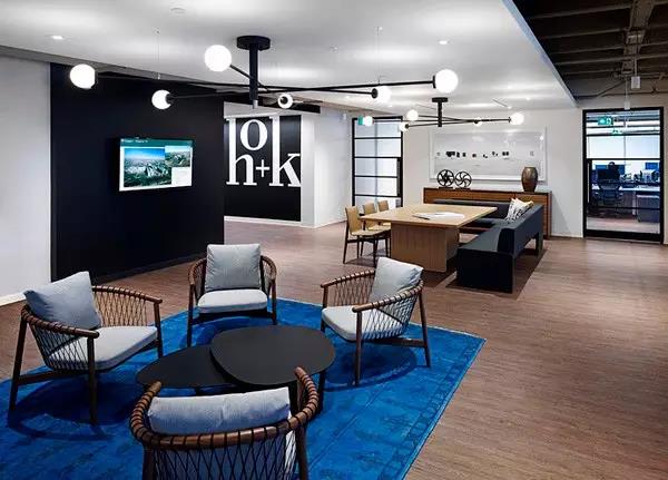 深沉穩(wěn)重 藍色元素辦公室前臺接待區(qū)設計欣賞